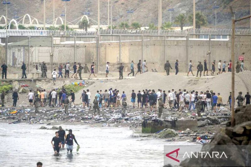 Ribuan warga Ceuta gelar unjuk rasa tuntut solusi krisis migran
