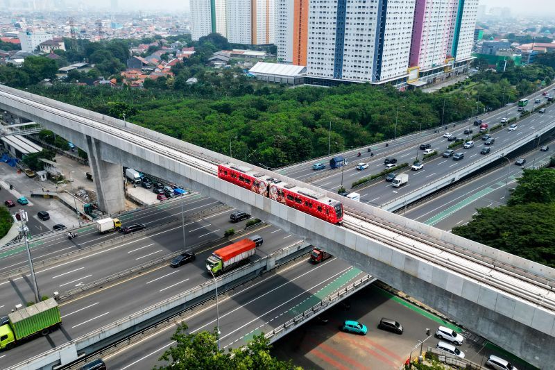 Progres LRT Jakarta Fase 1B sudah 97,99 persen, rampung Agustus