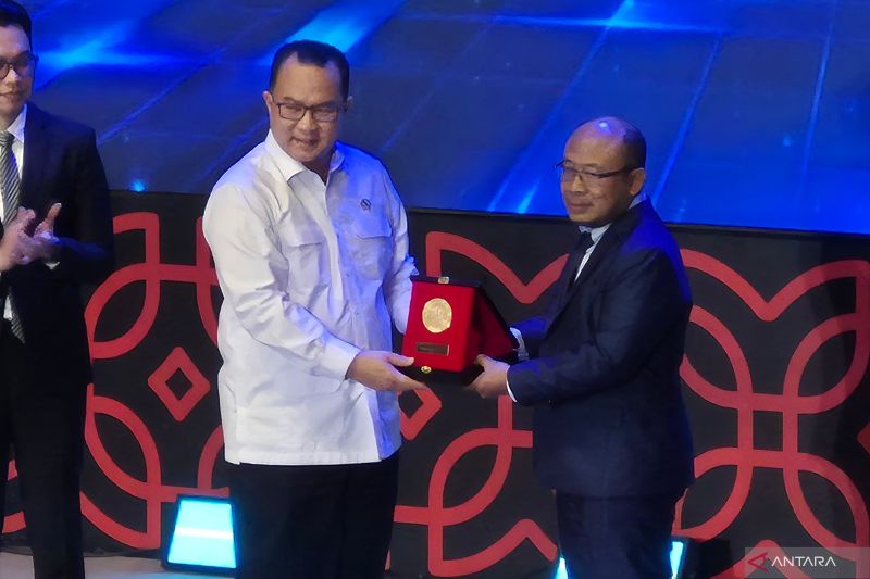 Riset baterai nasional, Guru Besar UNS raih Indonesia Innovator Award