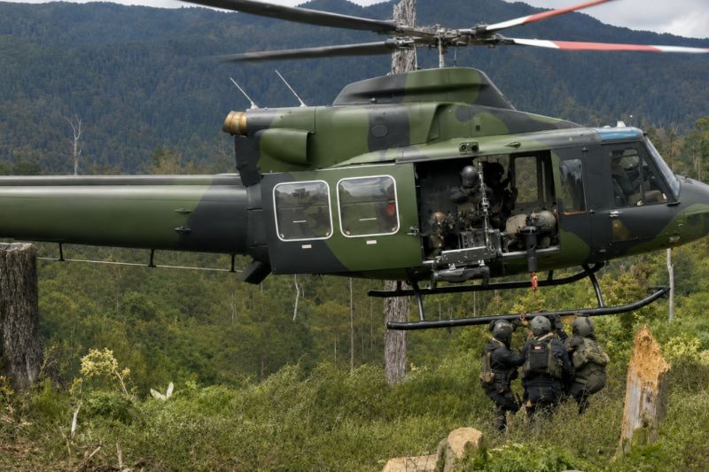 Koops TNI Habema evakuasi warga di tengah konflik Ugimba Papua Tengah