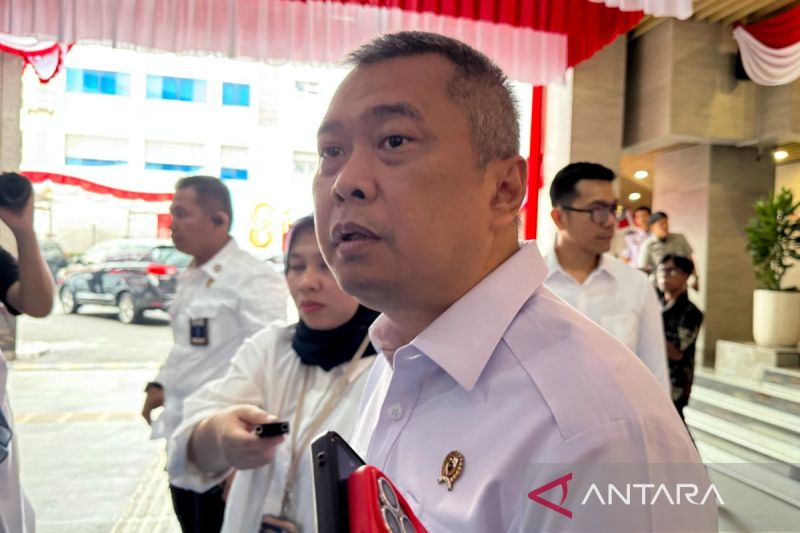 Menhub menegaskan cabut izin operator KMP Mutiara bila terbukti lalai