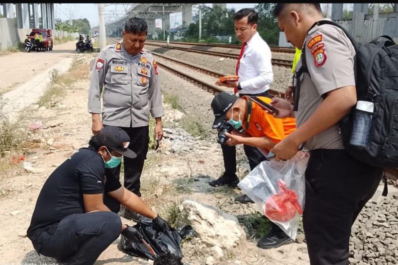 Polisi dalami kasus pria diduga tabrakkan diri ke kereta api di Jakut