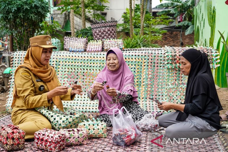 Kelurahan Paseban kembangkan pengolahan sampah bernilai ekonomi