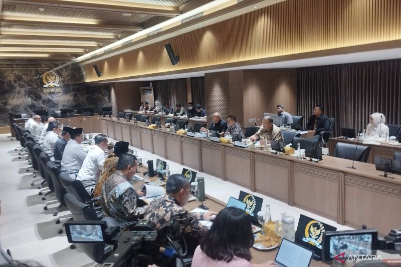 DPR gelar rapat dengan pemerintah-KPA bahas konflik agraria mendesak