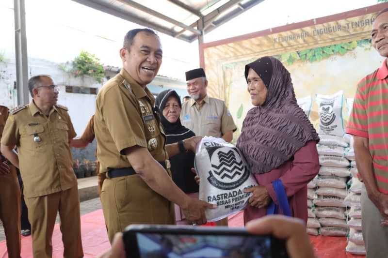 Pemkot Cimahi salurkan Rastrada untuk jaga daya beli warga miskin