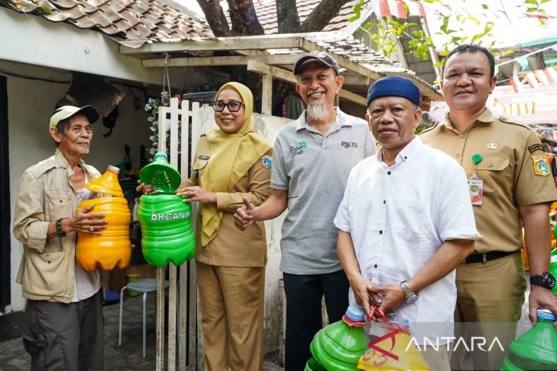 Cara warga Kebon Sirih perkuat pemilahan sampah