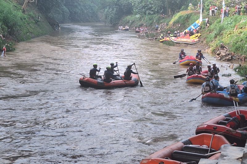 DLHK Kota Depok dampingi delegasi negara anggota ASEAN susuri Sungai Ciliwung