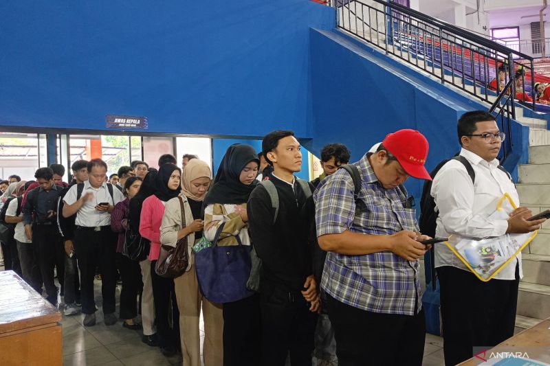 Pemkot Jaktim tegaskan perusahaan dilarang pungut uang pelamar kerja