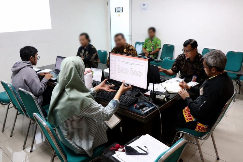 Pemprov DKI denda empat perusahaan pengangkut sampah Rp10 juta