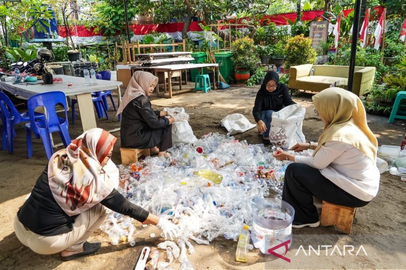Cempaka Baru Jakpus miliki 140 nasabah aktif setor ke Bank Sampah