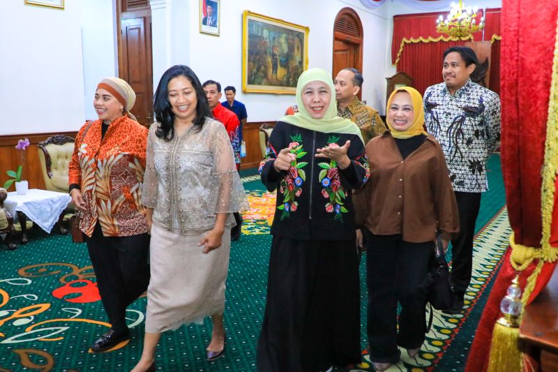 Khofifah dorong IKA Unair perkuat jejaring hingga global
