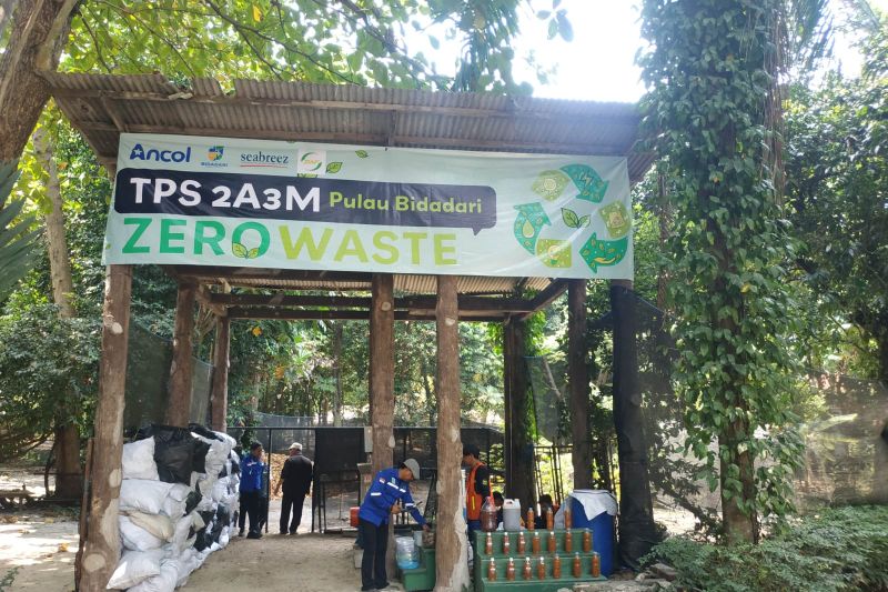 Pengelola Pulau Bidadari kelola sampah kiriman dari Jakarta