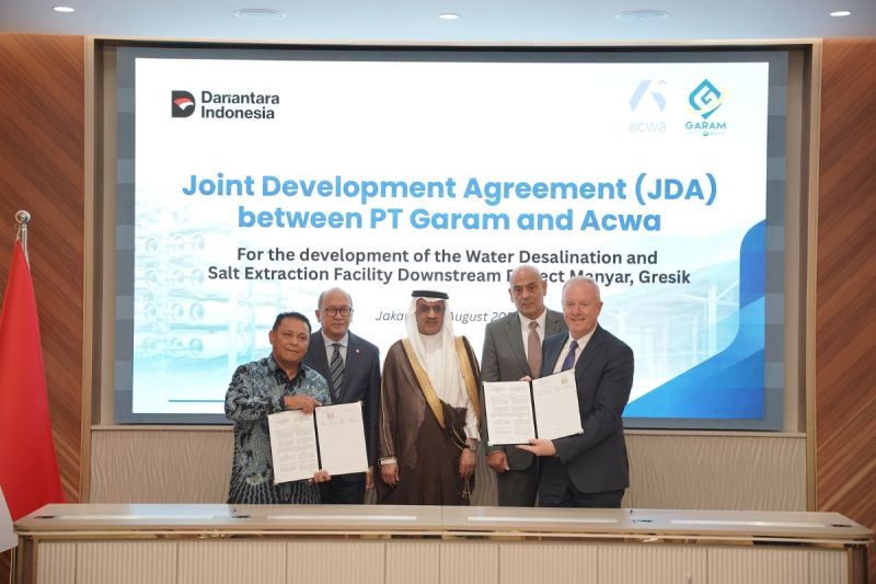 Acwa menandatangani perjanjian pengembangan bersama dengan PT GARAM untuk proyek integrasi desalinasi air laut dan garam industri