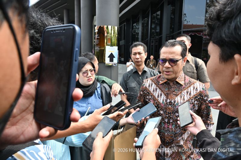 Wamenkomdigi ungkap strategi Indonesia jadi "pemain" AI berdaya saing
