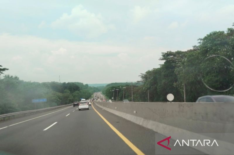 Sejumlah titik Tol Cipularang ditutup sementara akibat perbaikan kabel