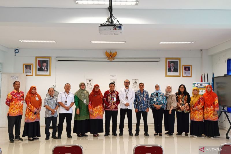 CKG sekolah di SMKN 64 Cipayung periksa kesehatan 350 siswa