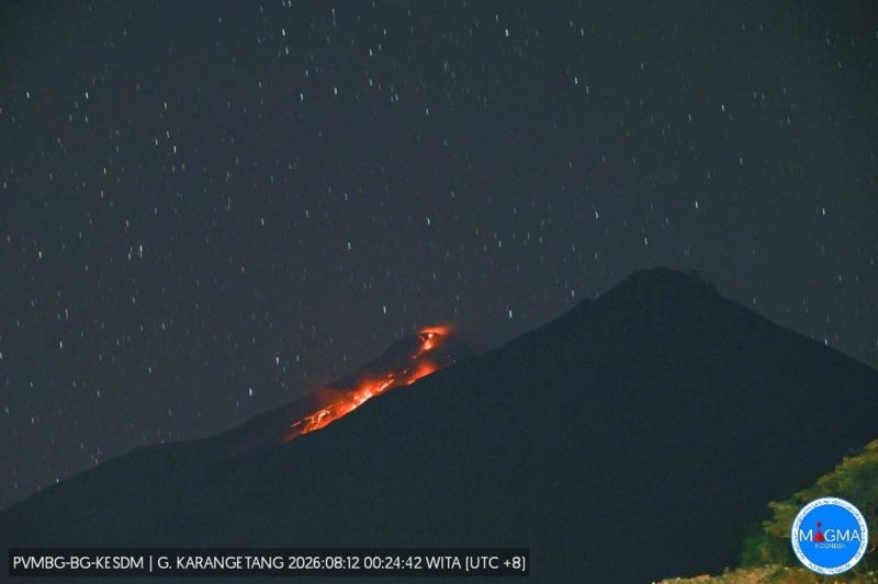 Pos PGA: Jarak luncuran lava Gunung Karangetang capai 1.000 meter