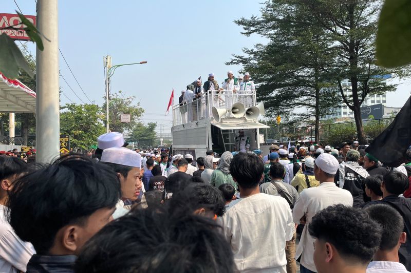 Aksi kecam penistaan agama di Gedung OT Cengkareng picu kemacetan