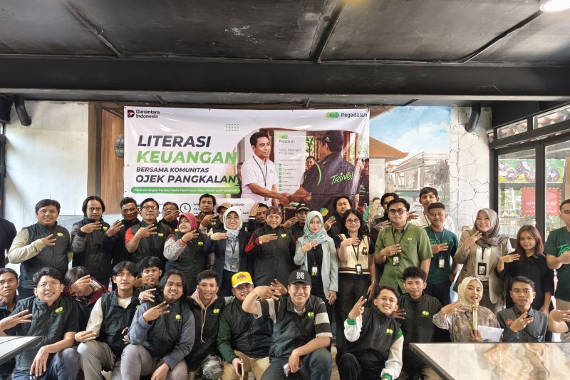 Pegadaian edukasi literasi keuangan komunitas ojek pangkalan di Jakut