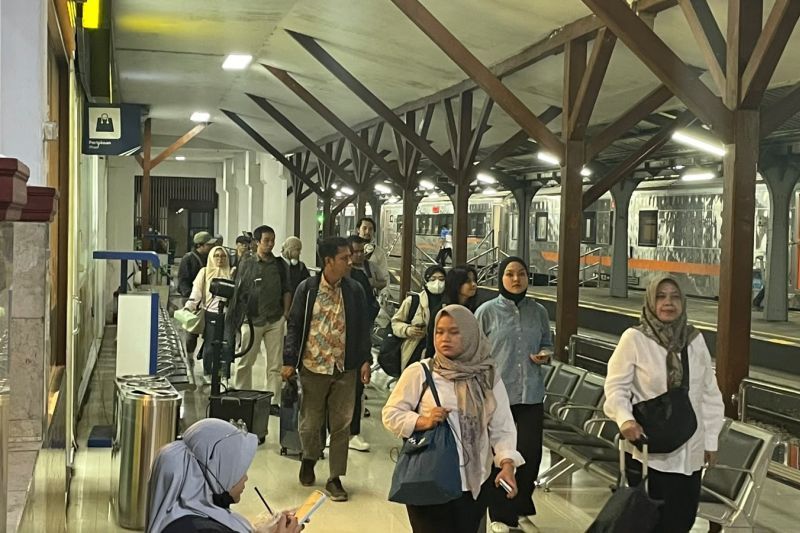 KAI Jember beri diskon tiket 17 persen tujuh KA peringati HUT Ke-81 RI