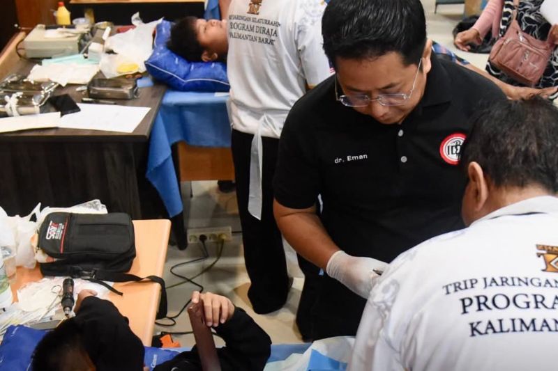 Kubu Raya-Malaysia gelar khitanan gratis
