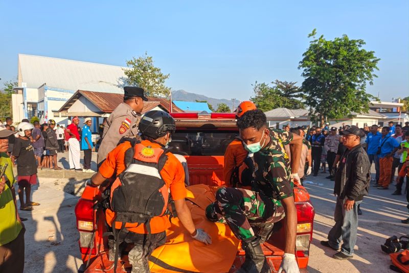 Kodam Udayana bantu evakuasi warga NTT terdampak gempa