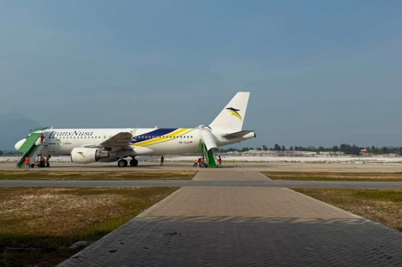 Populer, penerbangan Singkawang dihentikan hingga cek desil bansos