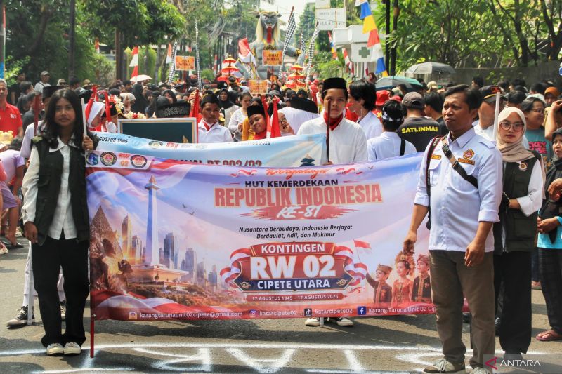 Karnaval 8.200 warga Cipete Utara kampanyekan pilah sampah