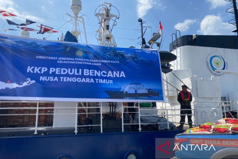 KKP dan Pemprov Sultra salurkan 50 ton logistik untuk korban gempa NTT