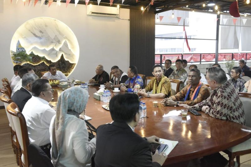 Mentan perkuat sektor pertanian untuk angkat ekonomi warga Alor