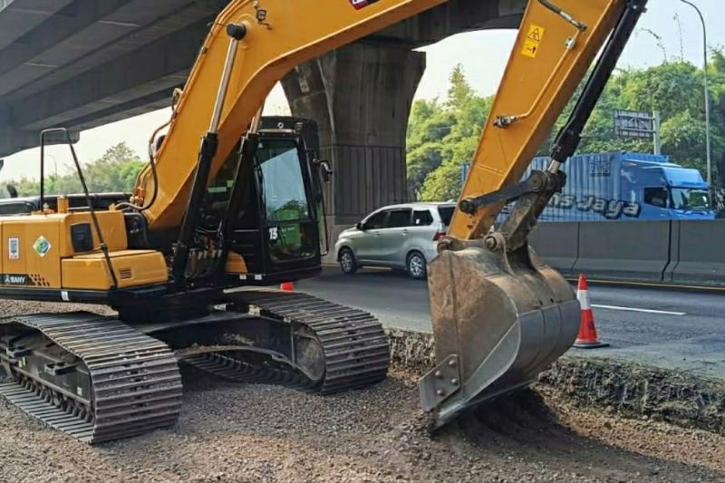 Jasamarga kembali perbaiki sejumlah titik jalan Tol Jakarta-Cikampek