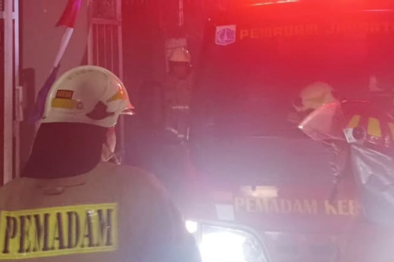 Gulkarmat kerahkan 25 personel padamkan kebakaran rumah di Jakut