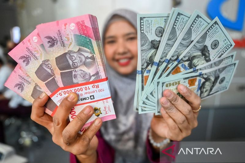 Rupiah pada Rabu pagi menguat jadi Rp17.860 per dolar AS