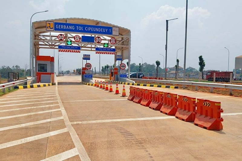 Gerbang Tol Sementara Cipeundeuy Subang di Tol Cipali resmi beroperasi
