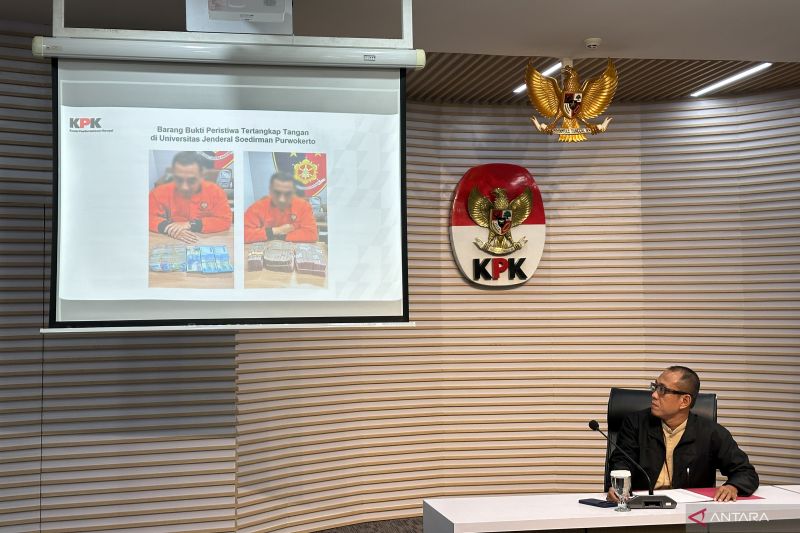 KPK jelaskan alasan sempat periksa Warek Unsoed Kuat dan Noor Farid