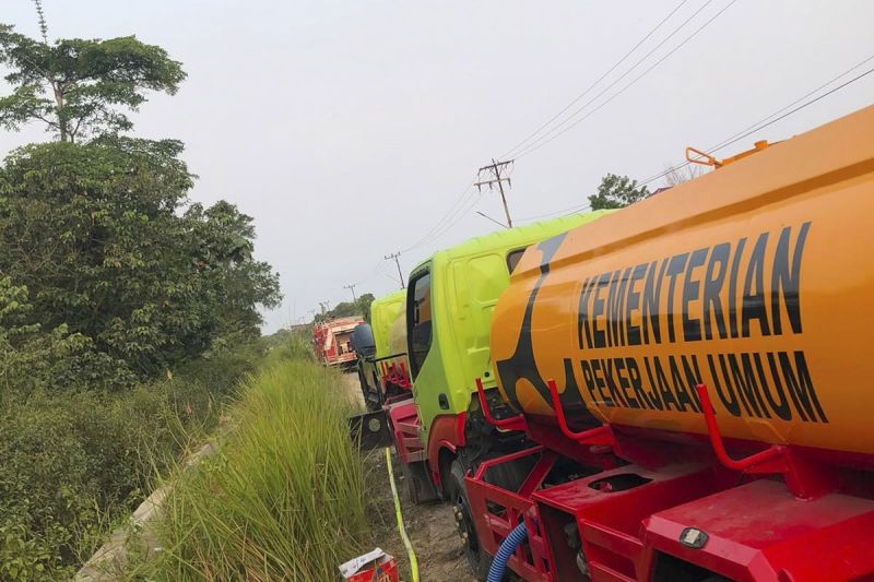 PU kerahkan truk tangki air dukung penanganan karhutla Tanjung Selor