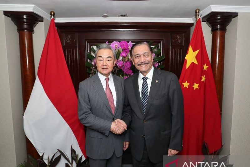 Menlu China Wang Yi bertemu Luhut Panjaitan bicarakan investasi
