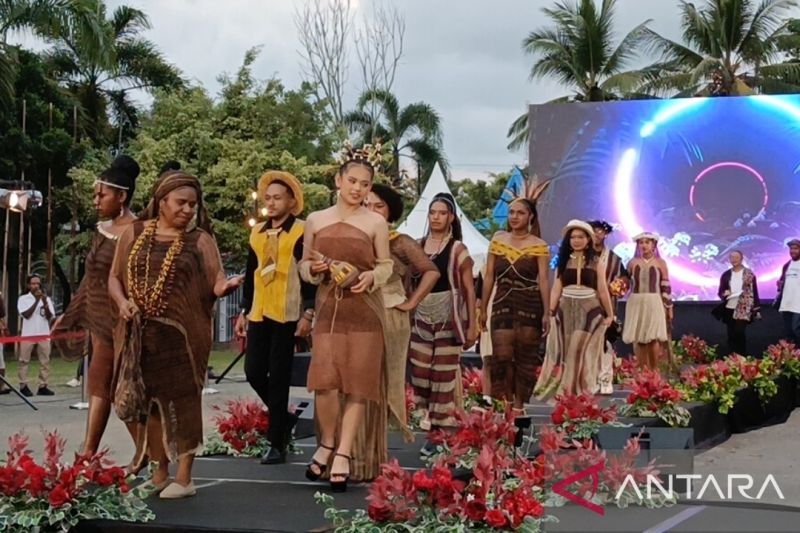Merajut Noken sebagai wastra Papua