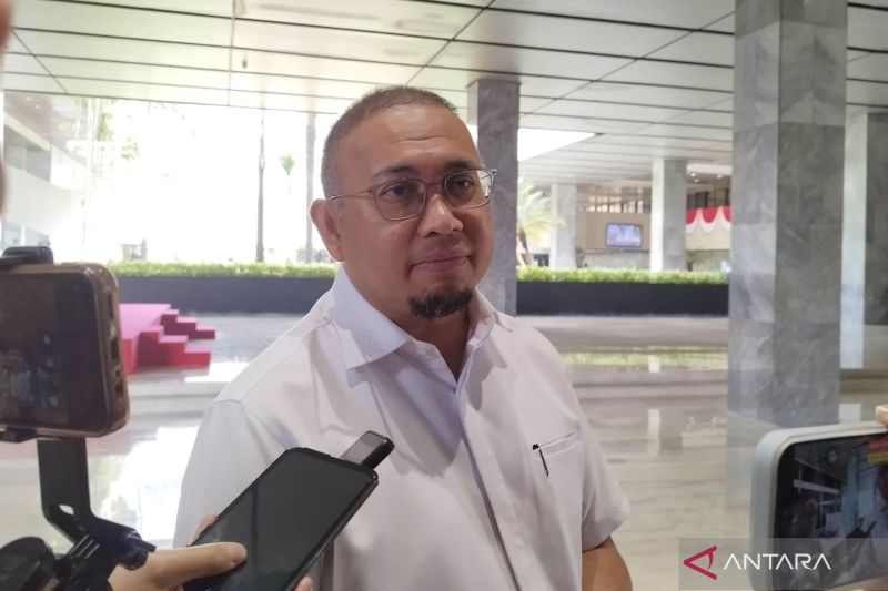Komisi VI DPR minta warga tak resah soal rekening aktivis diblokir
