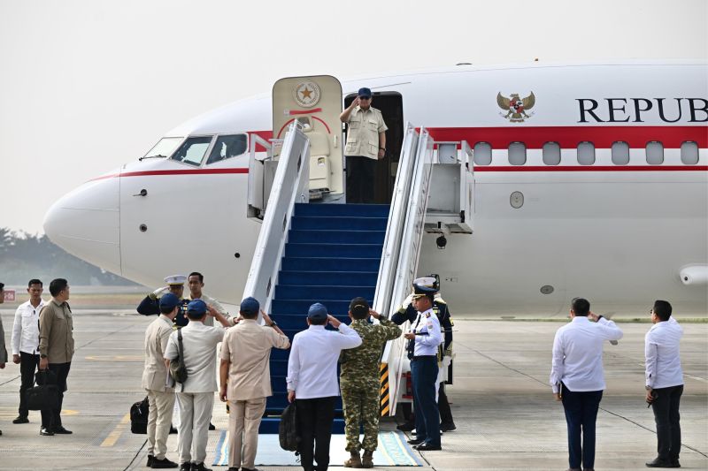 Prabowo bertolak ke Sumatera tinjau penanganan karhutla