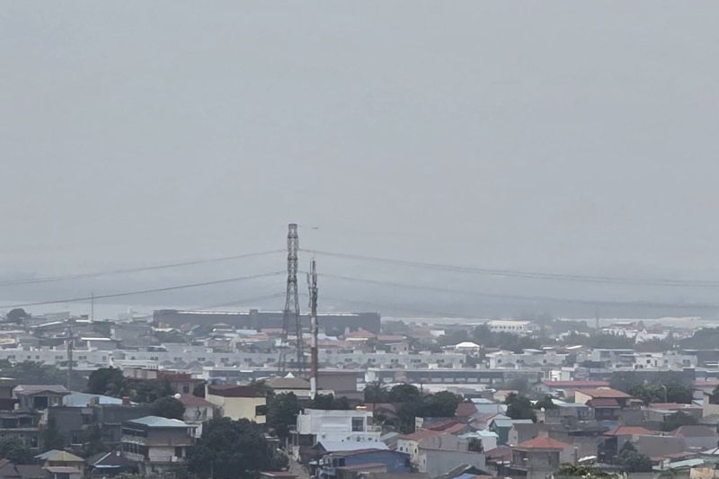 BMKG laporkan jarak pandang di Batam berkurang imbas asap titik api