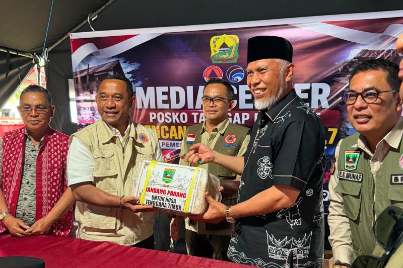 2,1 ton rendang dari Sumbar dikirim untuk korban bencana NTT