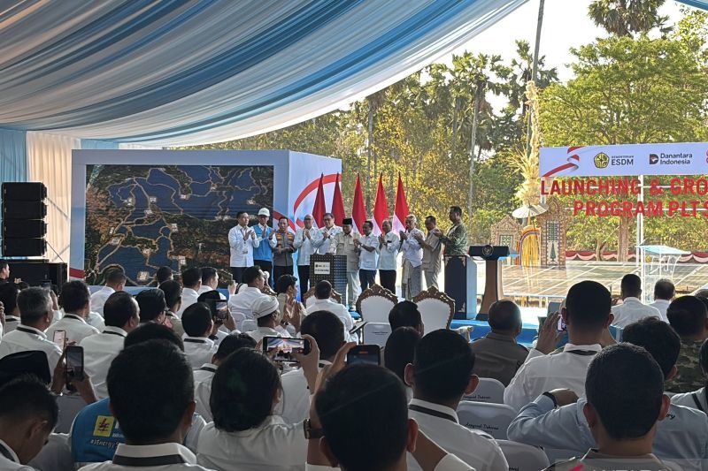 Ekonomi, Peluncuran PLTS hingga penyataan OJK terkait penundaan