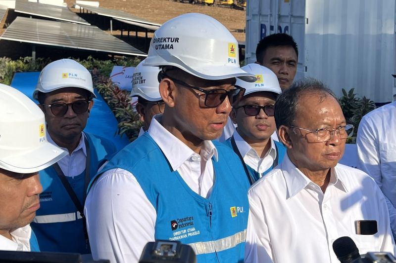 Dirut PT PLN sebut Indonesia jalankan proyek PLTS terbesar di dunia