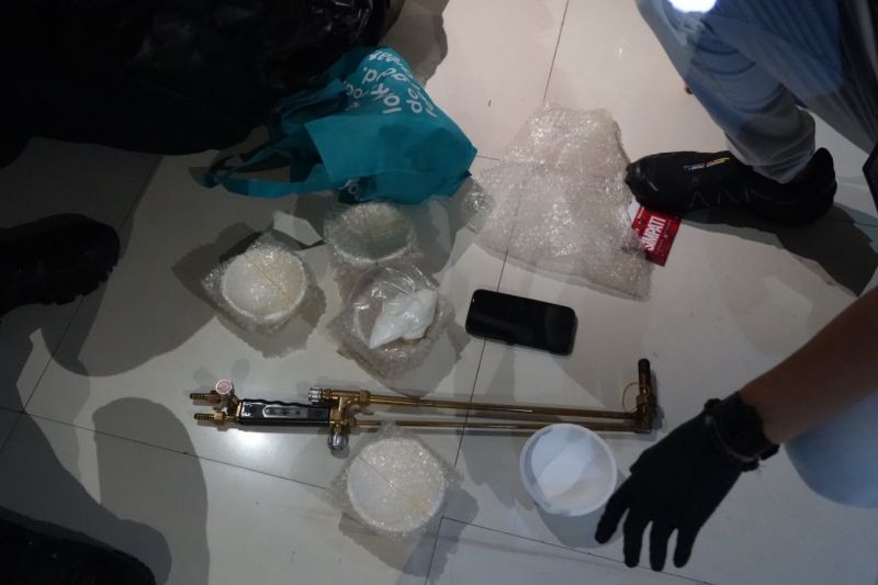 Bareskrim bongkar modus emas ilegal ditempel di tubuh ke Hong Kong