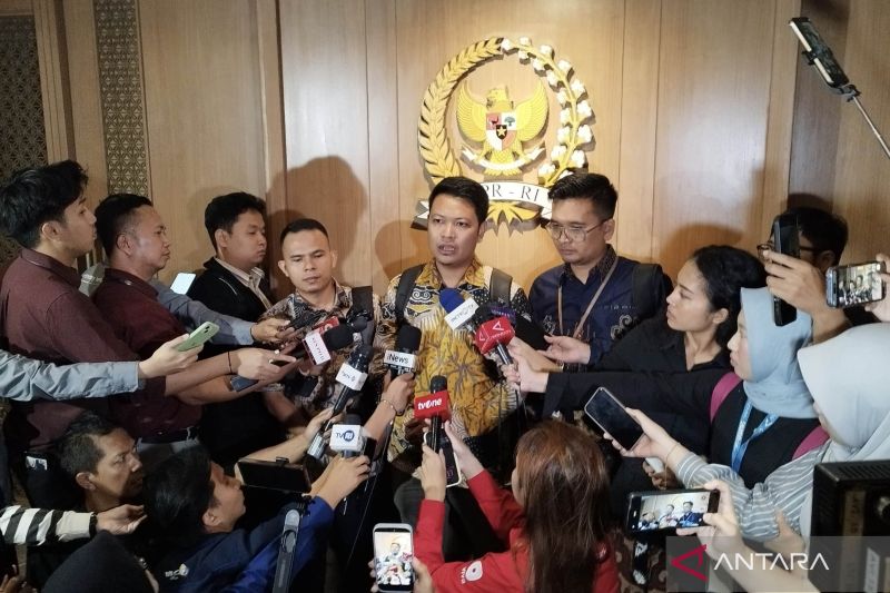 DPR terima audiensi guru honorer yang minta kepastian status