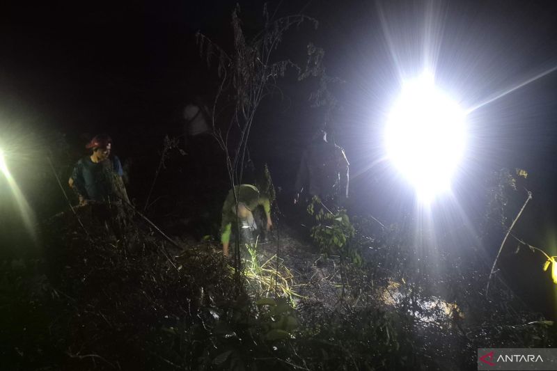 MPA di Jambi kompak padamkan api cegah kebakaran meluas