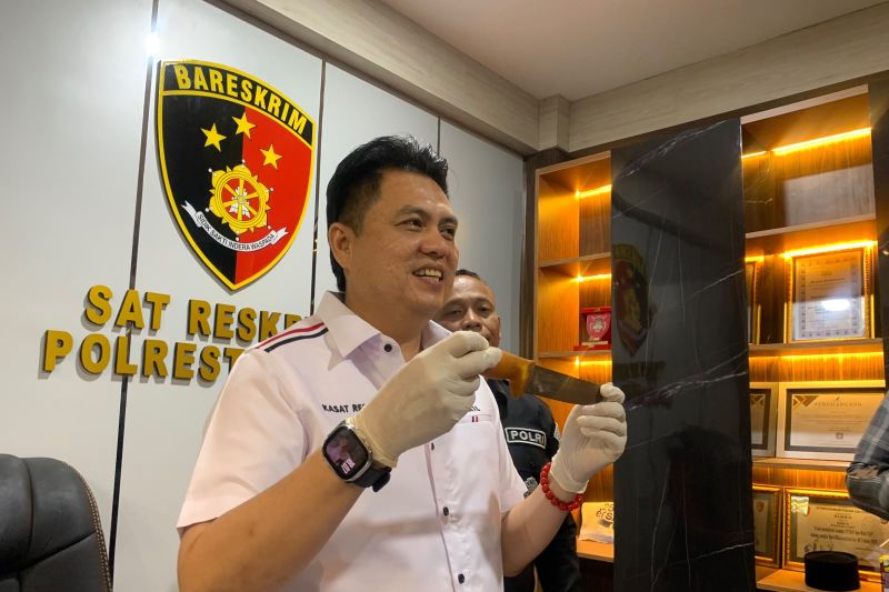 Polresta Palu tangkap tersangka pembunuhan satu keluarga di Duyu