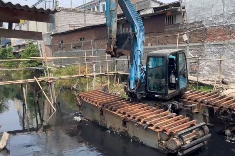 Pemkot sebut Jembatan Semongol mangkrak akibat komponen alat dicuri