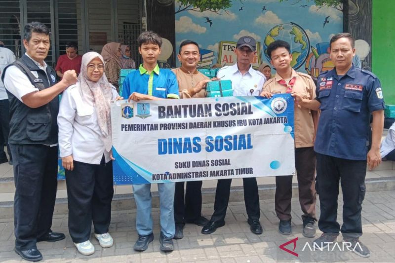 Pemkot Jaktim salurkan bantuan kebakaran di Duren Sawit-Cipinang Muara